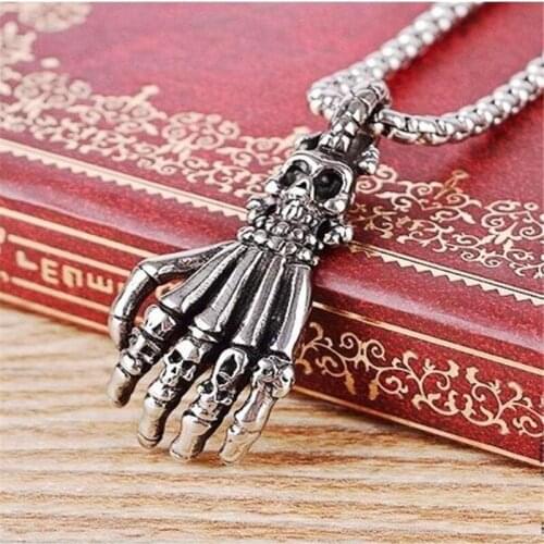 Punk Necklaces Pendants Personality Anime Skull Necklace Men Women Taro Ghost Palm Pendant Necklace Chain Gifts for Boyfriend