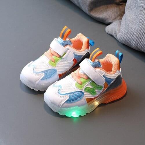 New Children Luminous Shoes Boys Girls LED Sport Running Shoes Baby Lights Fashion Sneakers Toddler Kids with Light Sneakers