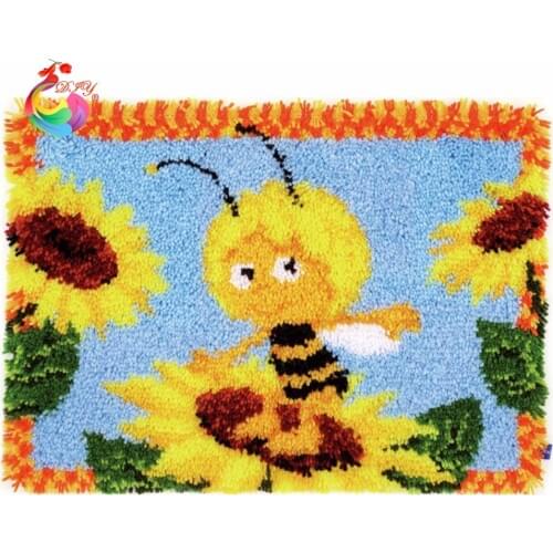 2016 New Hook Rug Kit DIY Unfinished Crocheting Yarn Mat Latch Hook Rug Kit Floor Mat Carpet embroidery Picture Carpet Set Bee