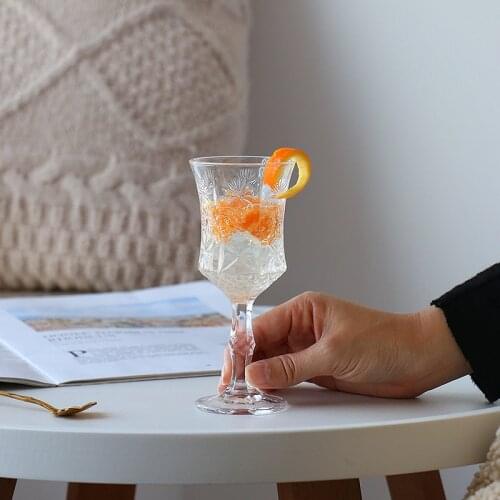 2Pcs Lovely Embossed Wine Glass Vintage Transparent Champagne Glasses Home Wedding Party Goblet Wine Cup Vodka Sake 100ml Gifts