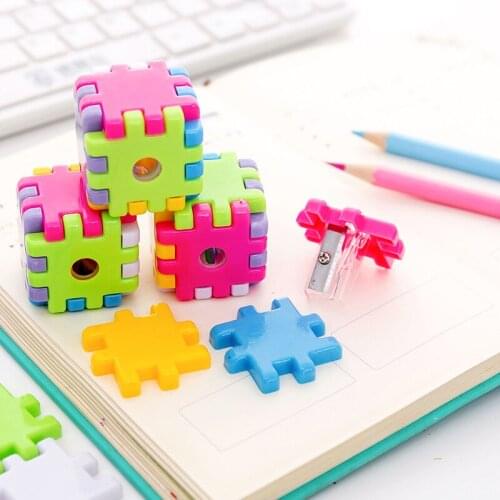 2pcs/lot Creative Rubiks Cube Shape Plactic pencil sharpener Kids Mini pencil sharpener Cute Student Gifts Kawaii Stationery