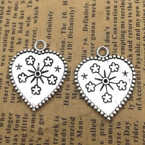 Newest 8Pcs 23*27mm Antique Silver Color Pretty Heart-shaped Charms Fashion Necklace Pendant Accessory Charms For Jewelry Making