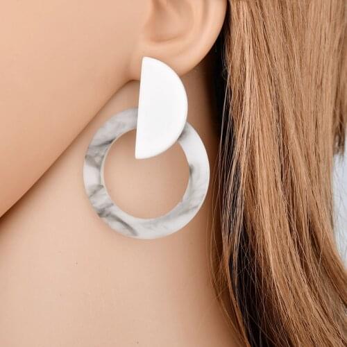 2020 New Fashion Big Resin Hollow Drop Earrings for Women Large Korea Round Earrings Trendy Wood Geometric Jewelry