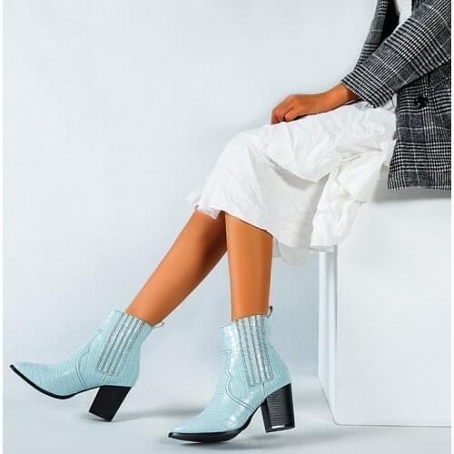 2020New Western Cowboy Boots Vintage Women snake skin pattern leather Short Cossacks High Heels Cowgirl Booties Ankle botas Shoe