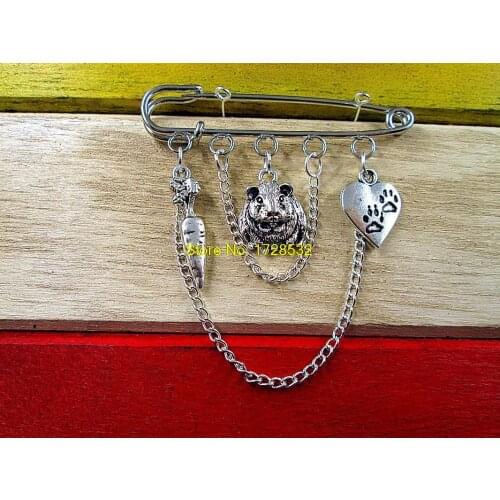 Hot sale Guinea pig kilt,footprint ,carrot pin brooch