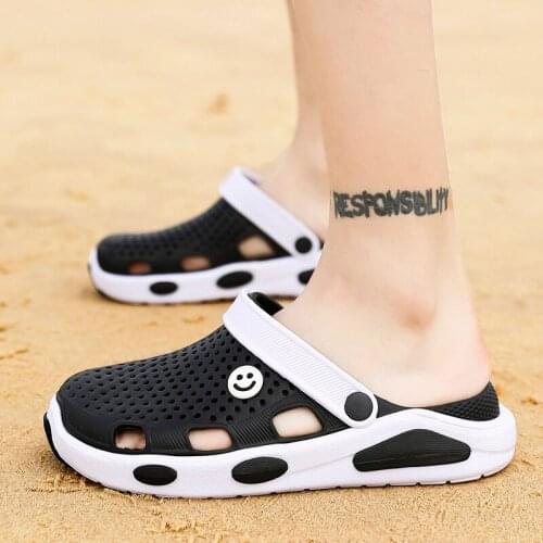 Sandals Hole Shoes Sandals for Men Breathable Beach Shoes Fashion Garden Clog Aqua Shoes Trekking Wading Size 39-45