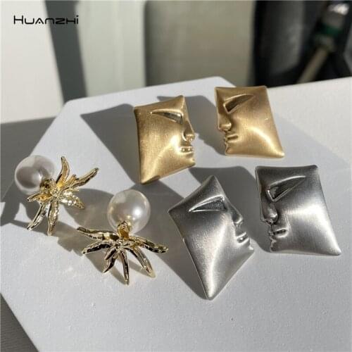 HUANZHI 2021 New Metal Gold Silver Color Face Stud Earrings Pearl Flower Earrings Minimalist for Women Girl Party Travel Jewelry
