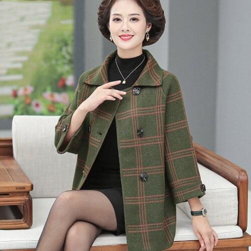 Womens Short Jacket Autumn And Winter Tops Plaid Woolen Coat Casual Loose Vintage Lapel Double Breasted Ladies Outerwear M429