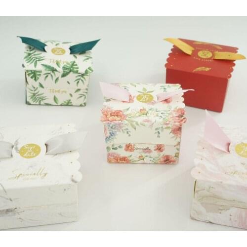 100pcs Cute Paper Candy Box Wedding Favors Gift Box Chocolate Box For Guests Party Supplies Wedding Decoration Bonbonniere Cajas