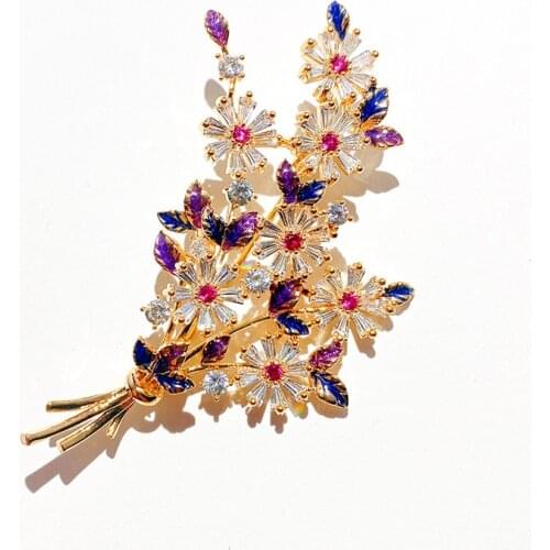 Luxury Designer Pins Brooches for Women 2021 Autumn Winter New Flower Corsage Colorful Painted Brooch Female Pin Coat Jewelry