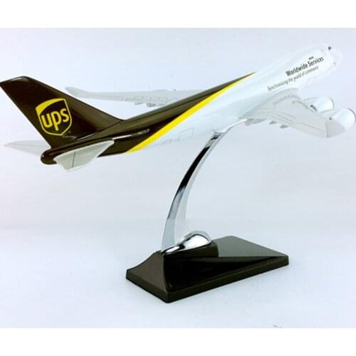 32CM 1:195 Boeing B747-400 model UPS world wide service airlines base alloy aircraft plane collectible display gifts collection