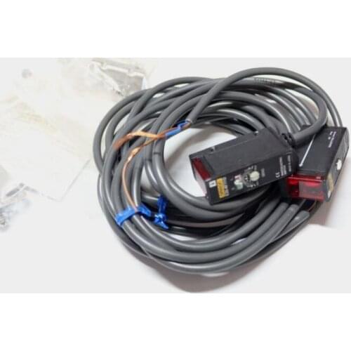 E3S-AT11 = E3S-AT11-L + E3S-AT11-D 2M E3S 3001C Photoelectric sensor with built-in amplifier Transmissive type