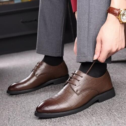 Mens Leather Shoes Simplicity Business Dress Mens Leather Shoes Wedding Shoes Luxury Gradient Fashion Patent Leather Shoes