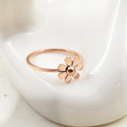 Super deals Rose gold color stainless steel daisy flower ring women anillos, cute rings bijoux femme anel feminino jewelry sale