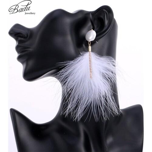 Badu White Ostrich Feather Earring Simulated Pearl Studs Vintage Boho Jewelry Gift for Girl Wedding Earrings for Christmas Party