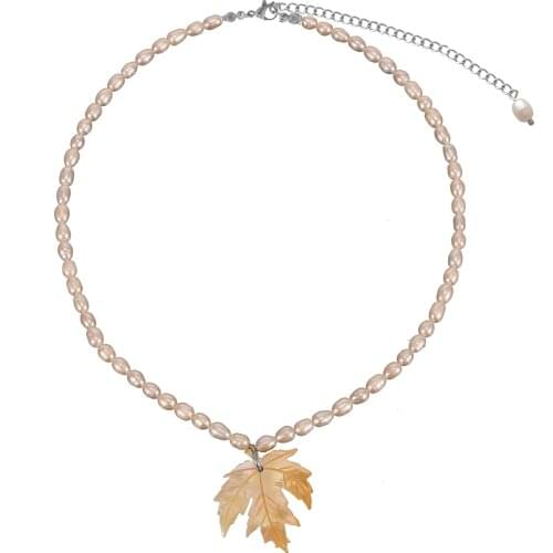 Vintage The Fall Of Leaf Pendant Necklace Real Oval Pearl Handmade Jewelry A Good Autumn and Winter Necklace for Women 2021