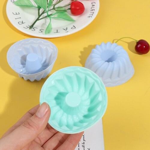 6 Pcs Silicone Mold Cupcake Cake Muffin Baking Bakeware Nonstick Heat Resistant Reusable Silicone Hear CupCake Molds DIY