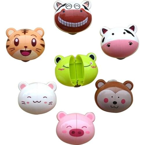 Creative Bathroom Sets Cute Cartoon Random pattern Wall Sucker Travel Toothbrush Holder with Suction Hooks Toothbrush Head Cover
