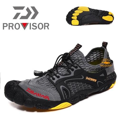 2020 DAIWA Non-slip Fishing Shoes Outdoor Men Wading Shoes Women Cycling Five Finger Swimming Shoes Quick Drying Wading Shoes