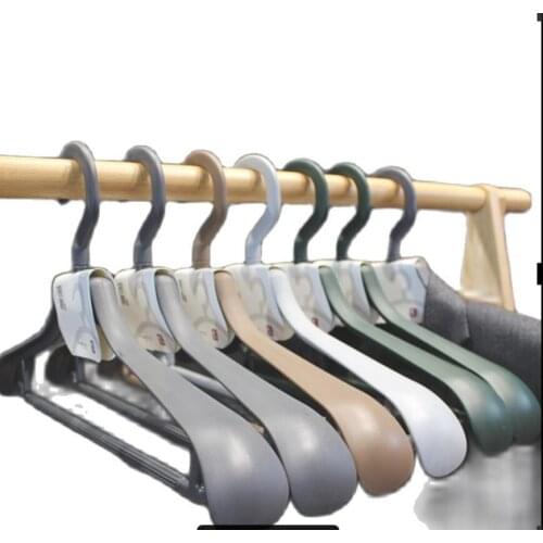 10 Pcs/Lo/ 44.5cm Plastic Clothes Hanger Extra Thick Wide Shoulder Adult 360 Degrees Rotate Slip Resistant Clothing Hangers