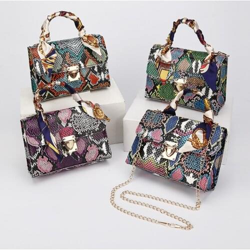 MOONBIFFY Women's Clutches On A Chain