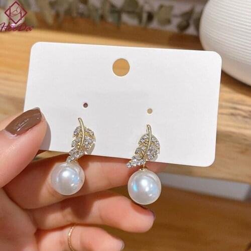 2020 Fashion Leaf Set Auger Pearl Stud Earrings for Women Korean Graceful Gold Ear Decoration Classic Joker Girls Jewelry