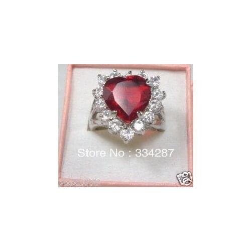 Wonderful wedding / engagement ring silver red crystal