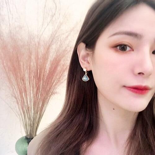 European America Trendy Charms Metal Earrings Leaf Fan Shape Round Golden Women Party Earrings Birthday Gift