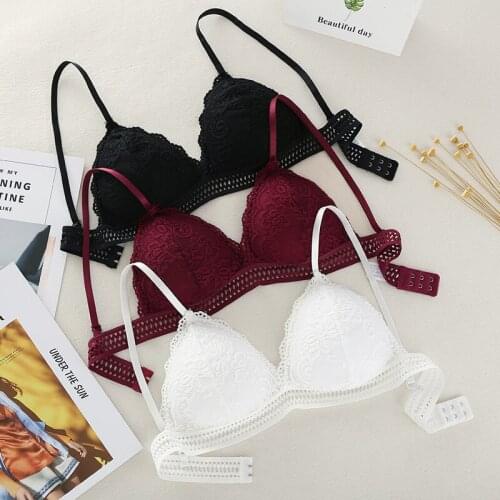 Oversized Women Bralette French Style Lace Bra Girls Triangle Cup Lingerie Deep V Wireless Underwear Soft Thin Seamless Bra