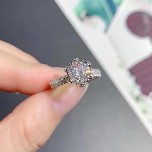 Quality Moissanite Diamond Ring Passed Pass The Diamond Test 18K White Gold Ring D Color Fine Jewelry Women Fashion Luxury Gift