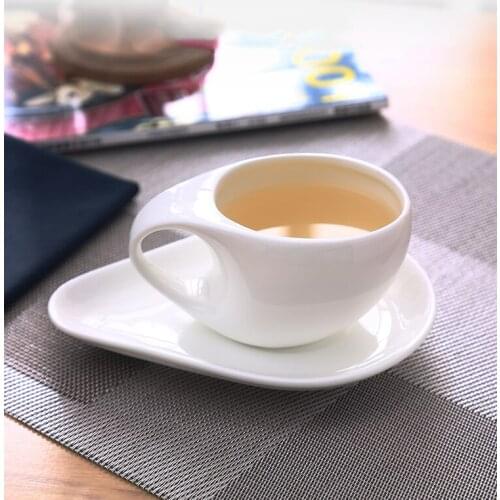 200ml European-style crooked ceramic latte coffee mugs cup set household light luxury breakfast oatmeal milk cup spoon CE / EU