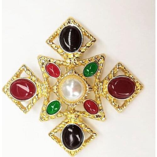 Palace Retro Dong Roman Engraved Baroque Resin Cross Brooch Female