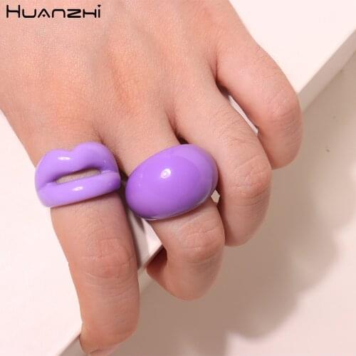HUANZHI 2021 New Design 2pcs/set Colorful Resin Acrylic Lips Oval Geometry Rings Set for Women Girls Simple Jewelry Gifts