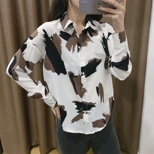 ZXQJ Women 2021 Fashion Graffiti Print Blouse Vintage Long Sleeve Button-up Female Shirts Blusas Chic Tops