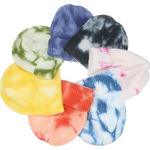 Women winter hats 2021 new green black yellow tie dye hats hip hop fashionable casual keep warm fur hat gorros quirurgicos mujer