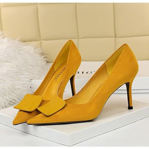 2020 new pointed metal buckle baotou fine high-heeled middle-heeled shoes sandals womens shoes wild professional women