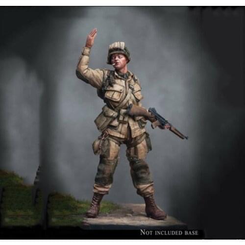 New Unassembled 1/24 modern man in summer stand (NO BASE ) Resin Figure Unpainted Model Kit