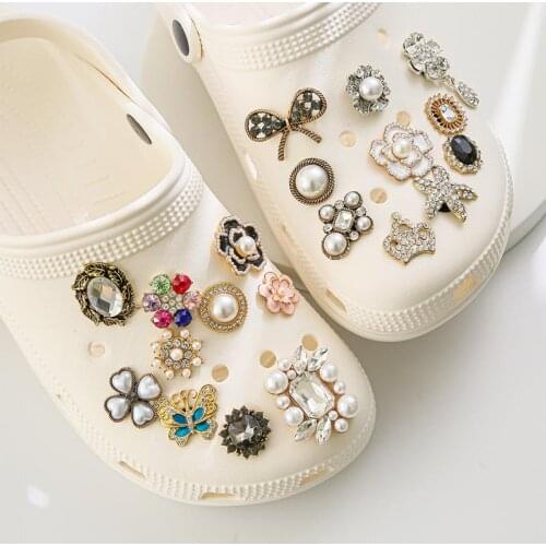 Vintage Charms for Crocs DIY Hot Sale Rhinestone Pearl Croc Accessories Luxury Quality Clogs Shoe Buckle Elegant Princess Style