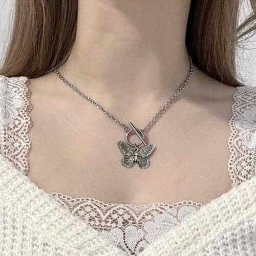 Fairy Vintage Style Thick Chain Butterfly Pendant Necklace for Women Elegant Geometric Clavicle Necklace Jewelry Gift YN1672