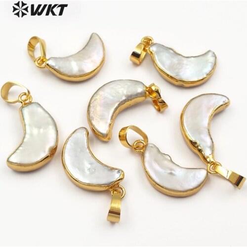 WT-JP043 Cute And Romantic Pendant Tiny Crescent Shape Freshwater Pearl With Gold Dipped Pendant For Women Jewelry Making