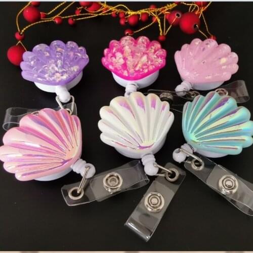 Shell Shape Resin Pull Name Id Card Badge Reel Holder for Nurse Student Silica Retractable Badge Holder Exhibition Chest Card