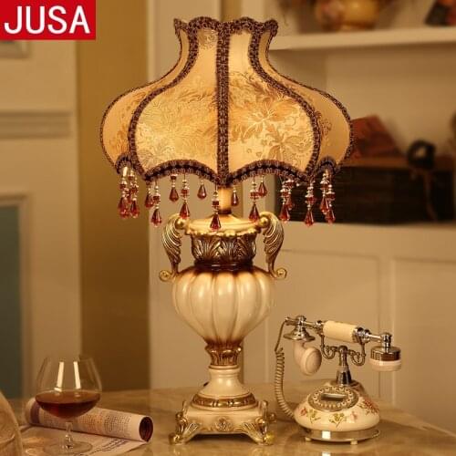 TUDA 2018 31x51cm European Cup Shape Resin Table Lamp Carving Bedside Lamp White Paint Palace Style Table Lamp