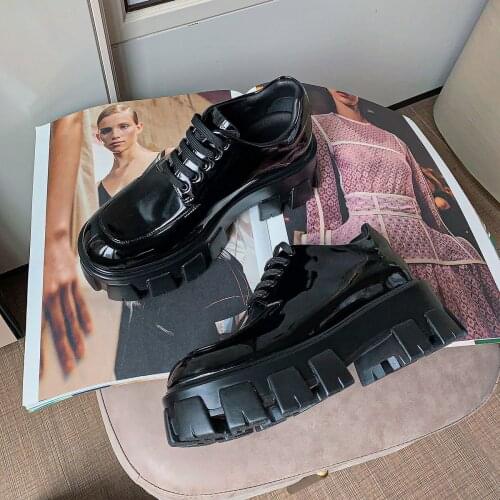 Net red shoes platform platform shoes 2021 womens small leather shoes British college style thick heel single shoes women