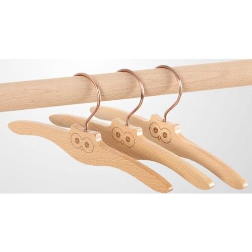 3pcs/lot 27cm Solid wood child hanger baby clothes racks household slip-resistant seamless Small clothes hanging wool hangers