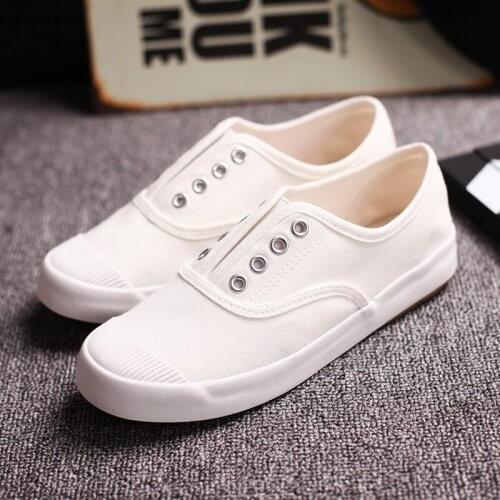 New White Men Casual Shoes Breathable Low Canvas Shoes Fashion Summer Mens Shoes Men Loafers Slip on Men Flat Shoes Espadrilles