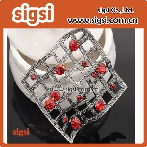 Retro rhinestone nets rhombus brooch