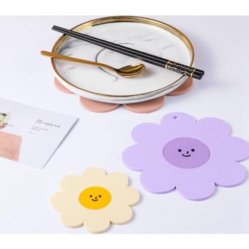 Sunflower PVC Heat Insulation Pad Household Bowl Mat Kitchen Cartoon Special-shaped Soft Rubber Table Mat Anti-scald Coaster