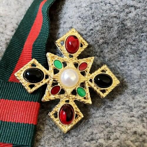 Sweet Color Fashion Oriental Opal Stone Brooch