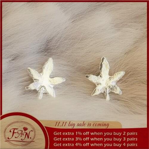 2021 New Trendy Hot Sale Amazing Cute Silver Color Maple Leaf Style Fashion Stud Earrings Nice Quality Gift for Girls & Women