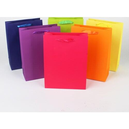 10Pcs/Lot High Quality Simple Pure Paper Gift Bag Kraft Paper Candy Box With Handle Wedding Birthday Party Gift Package